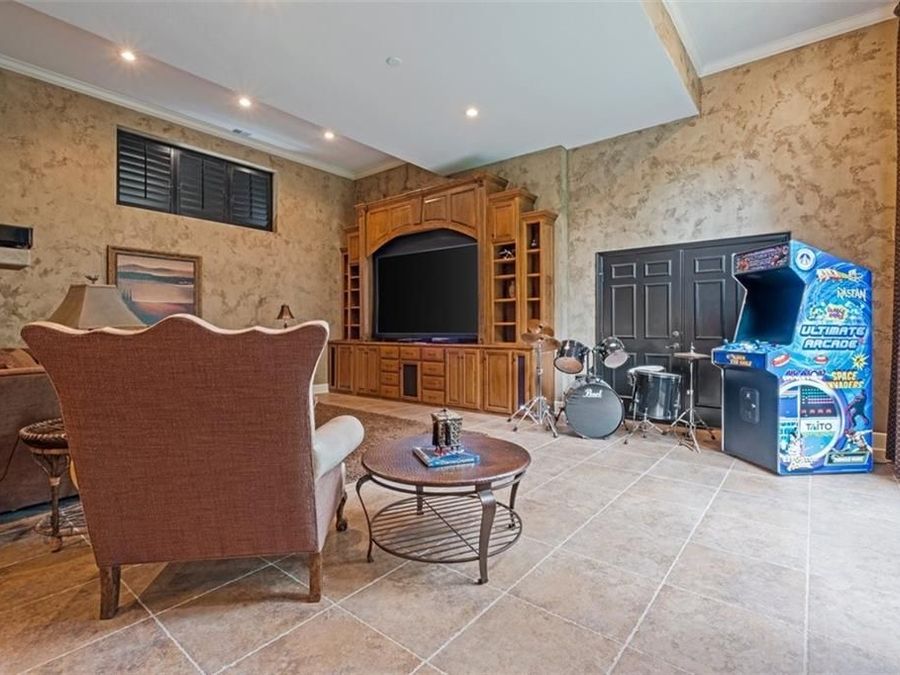 Property Image 94