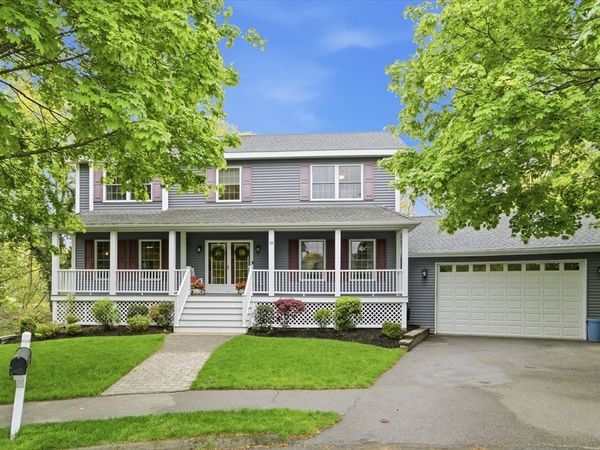 18 Oakridge Dr, Saugus, MA 01906