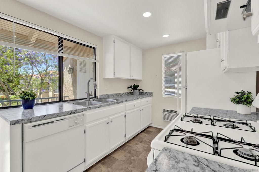 11162 Kelowna Rd, Unit 42, San Diego, CA 92126 Main Photo