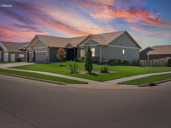 648 Silver DRIVE, Holmen, WI 54636