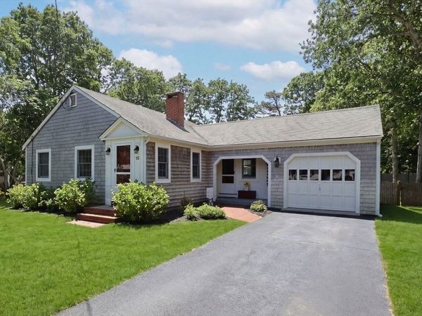 55 Scholl Ave, Yarmouth, MA 02673