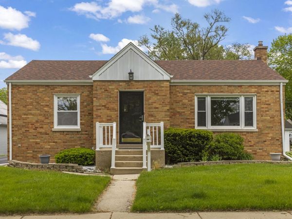 109 S Hudson Street , Westmont, IL 60559