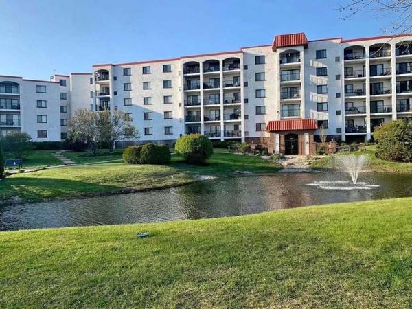 375 Plum Creek Drive , Unit 312, Wheeling, IL 60090