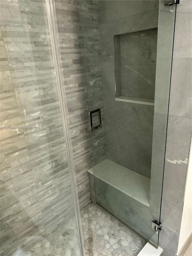 6039 Collins Ave, Unit 1221, Miami Beach, FL 33140 Photo