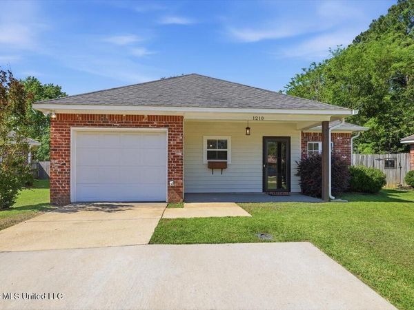 1210 Coachlight Cove, Brandon, MS 39042