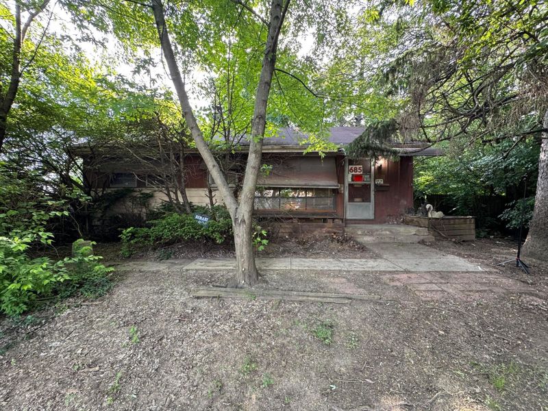 685 S James Road, Columbus, OH 43213 Photo 1