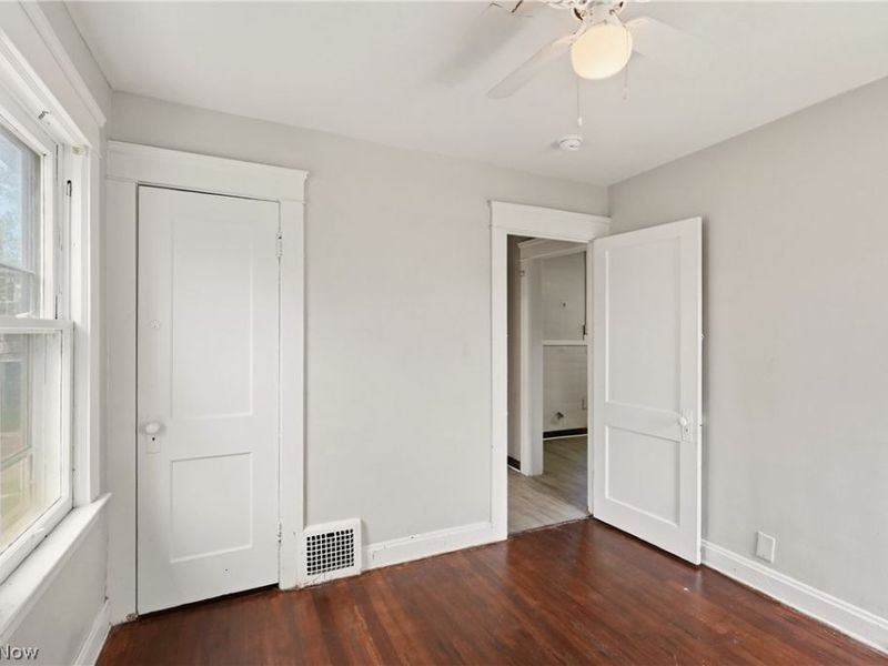 515 E 143rd Street, Unit Upstairs, Cleveland, OH 44110 Photo 8