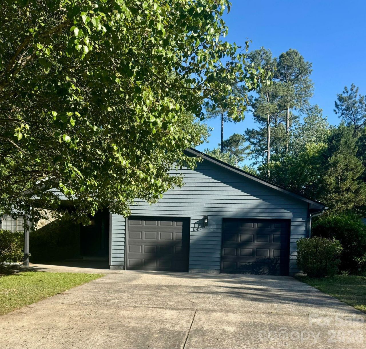 11209 Snapfinger Drive, Charlotte, NC 28277 Main Photo