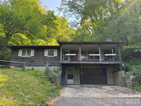 814 Mountain View Drive , Maggie Valley, NC 28751