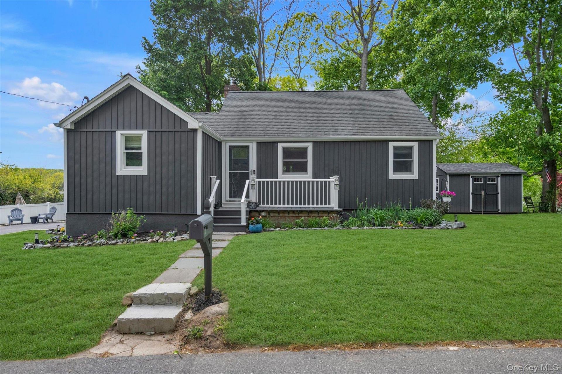 7 Pierson Place , South Huntington, NY 11746 Main Photo