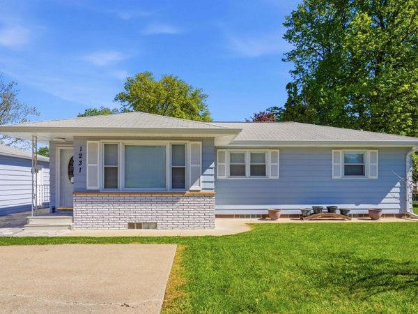 1231 E Ridgeway Avenue, Waterloo, IA 50702