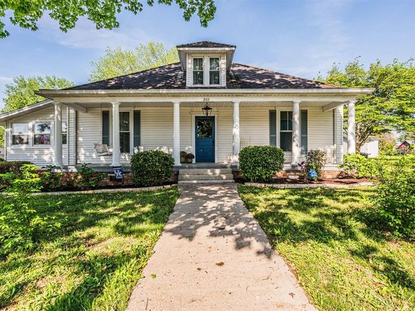 203 N College Street , Auburn, KY 42206