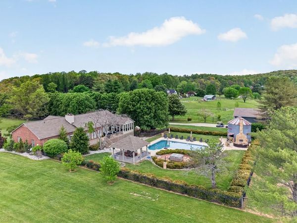 2235 Hidden Cove Rd, Cookeville, TN