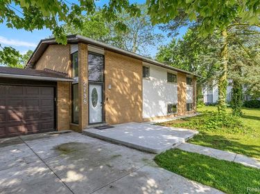 2738 Berry Drive, Bloomfield Hills, MI 48304