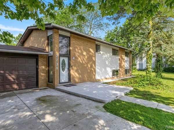 2738 Berry Drive , Bloomfield Hills, MI 48304