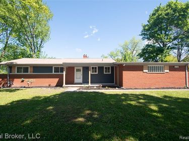 31720 N Marklawn Street, Farmington Hills, MI 48334