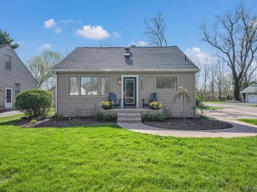 2155 Avondale, Sylvan Lake, MI 48320