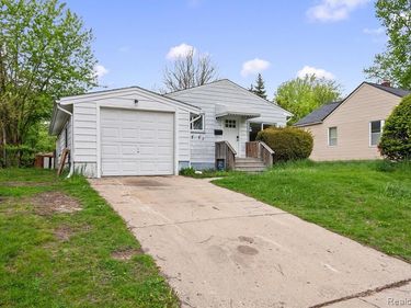 665 Stirling Street, Pontiac, MI 48340