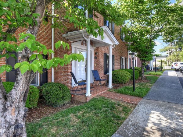 2734 East Oakland Avenue, Unit B-9, Johnson City, TN 37601