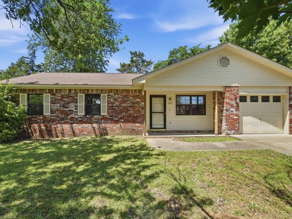 1309 N Oswego Avenue , Russellville, AR 72801