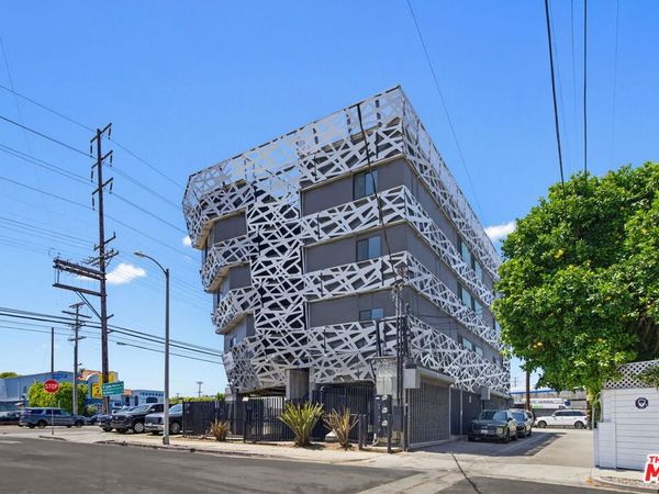 2426 Lincoln Boulevard, Venice, CA 90291