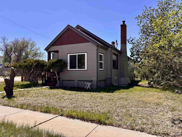 310 7TH AVE, Edgemont, SD 57735