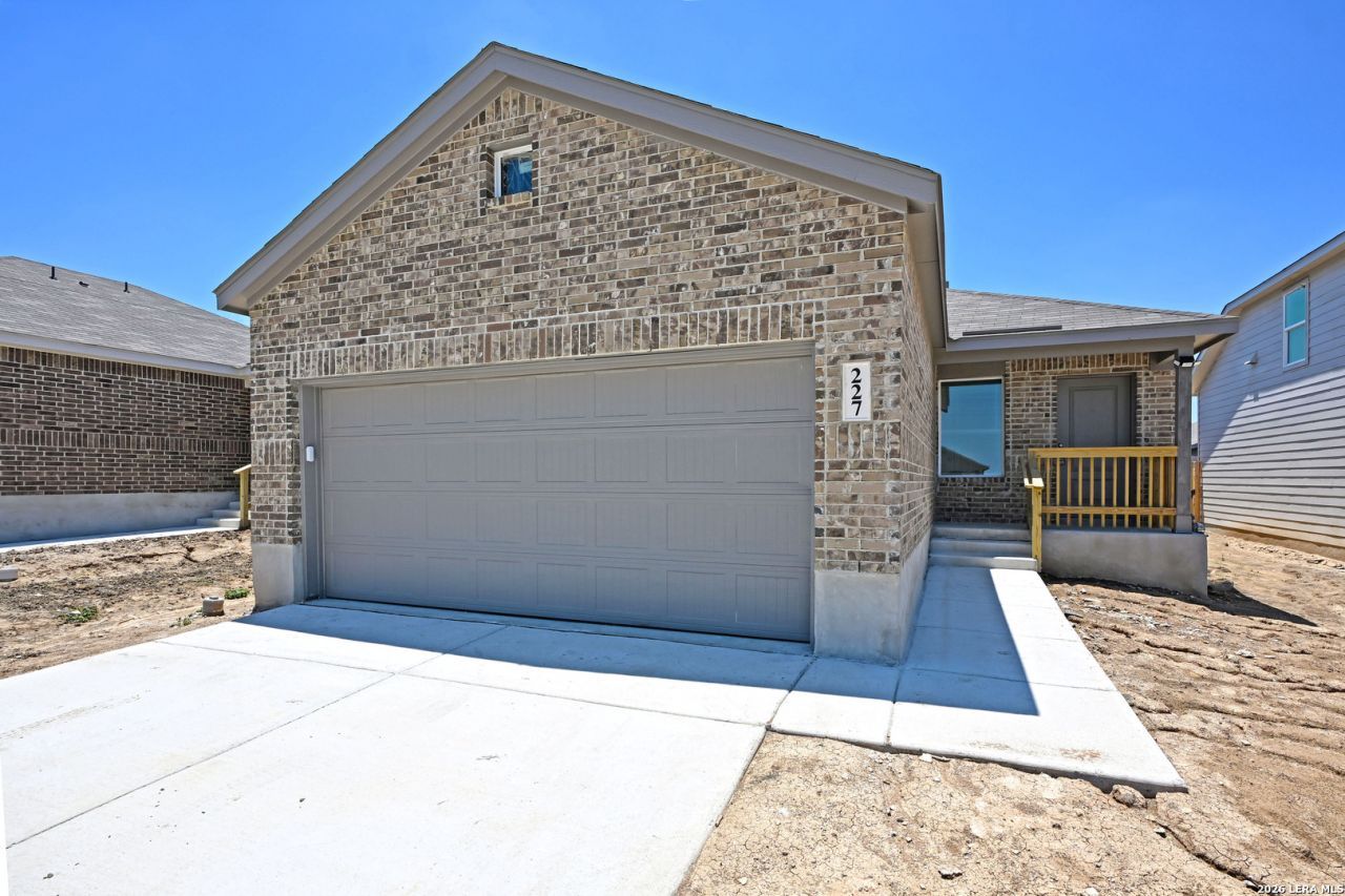227 Zyra Ave, New Braunfels, TX 78130 Main Photo