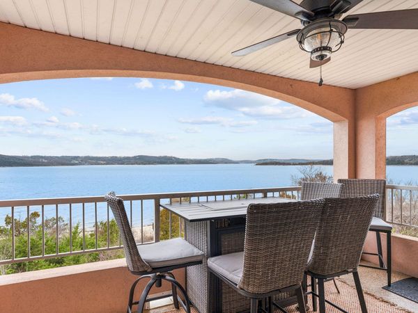 700 Emerald Pointe Drive , Unit 304, Hollister, MO 65672