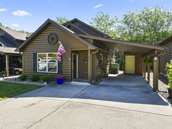 105 Bears Paw Way , Hollister, MO 65672