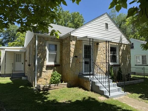 917 Worcester Street , West Plains, MO 65775