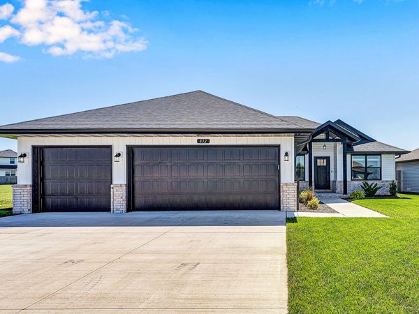 832 S Parkside Circle , Nixa, MO 65714