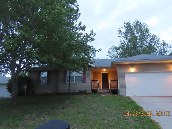 702 W Eagle Street , Nixa, MO 65714