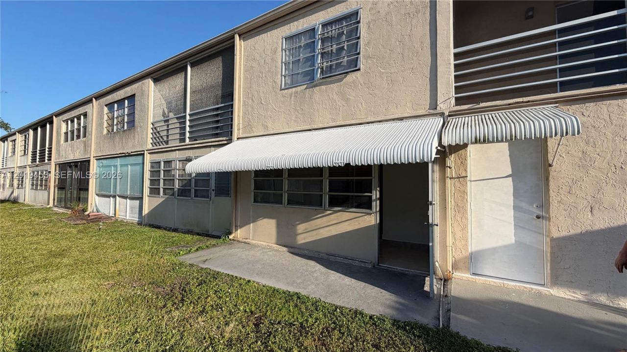 20230 NE 2nd Ave , Unit U5, Miami Gardens, FL 33179 Photo