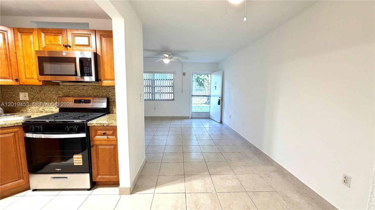 20230 NE 2nd Ave , Unit U5, Miami Gardens, FL 33179 Photo