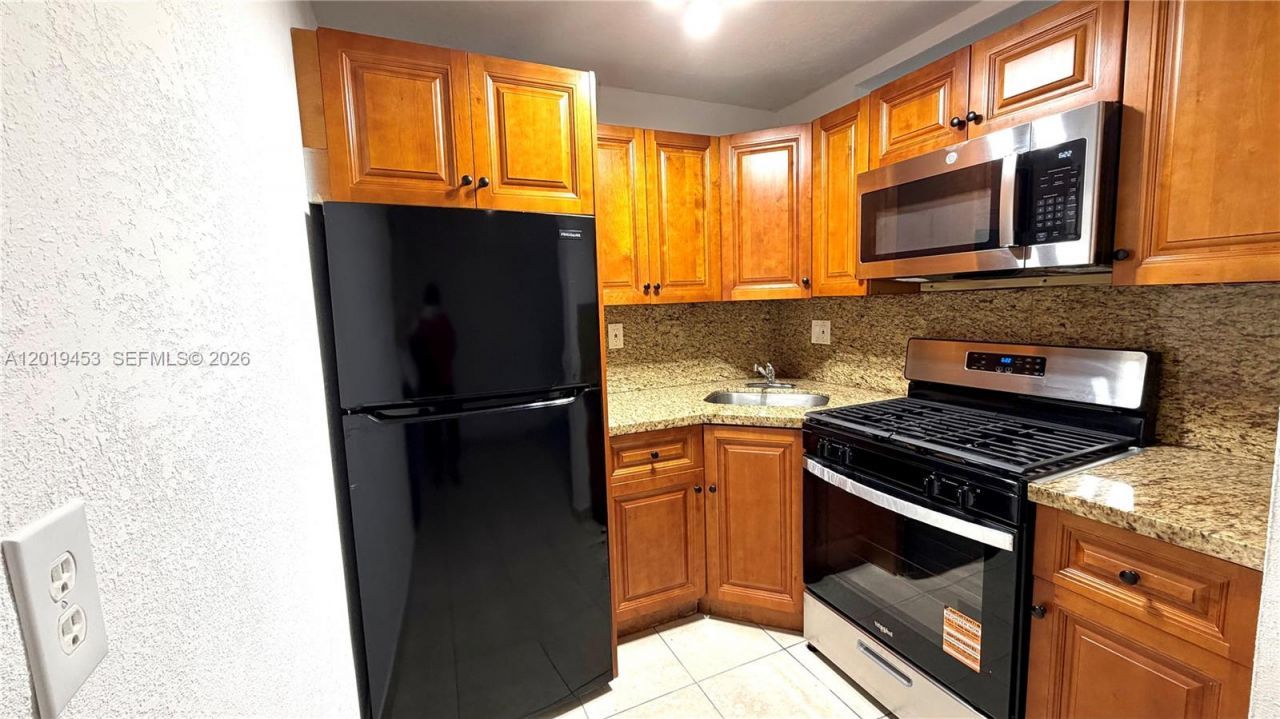 20230 NE 2nd Ave , Unit U5, Miami Gardens, FL 33179 Photo