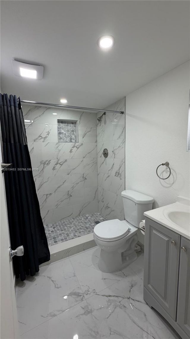 20230 NE 2nd Ave , Unit U5, Miami Gardens, FL 33179 Photo