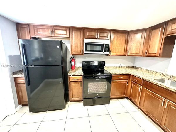 443 NE 195th St, Unit 345, Miami, FL 33179