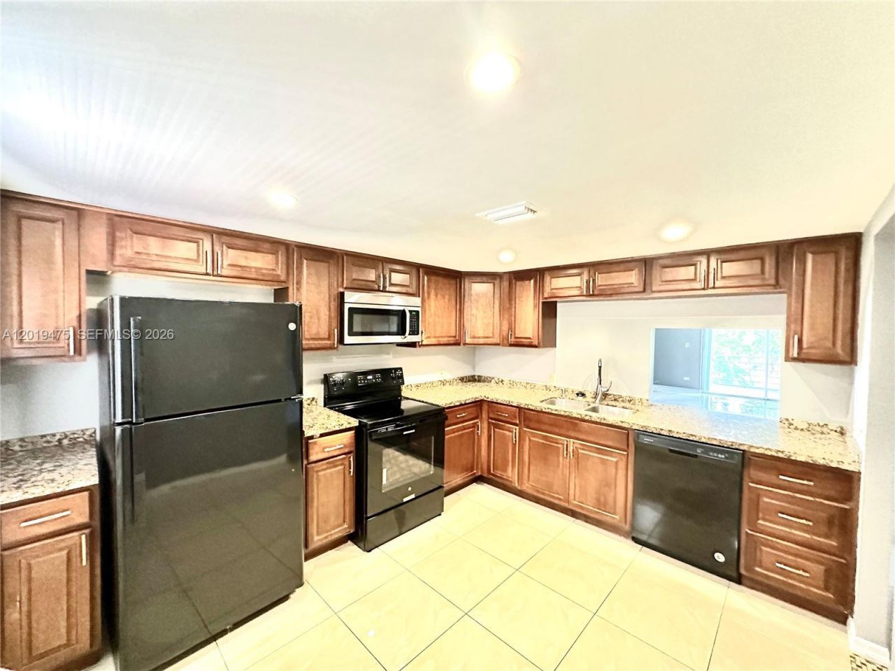 443 NE 195th St, Unit 345, Miami, FL 33179 Photo