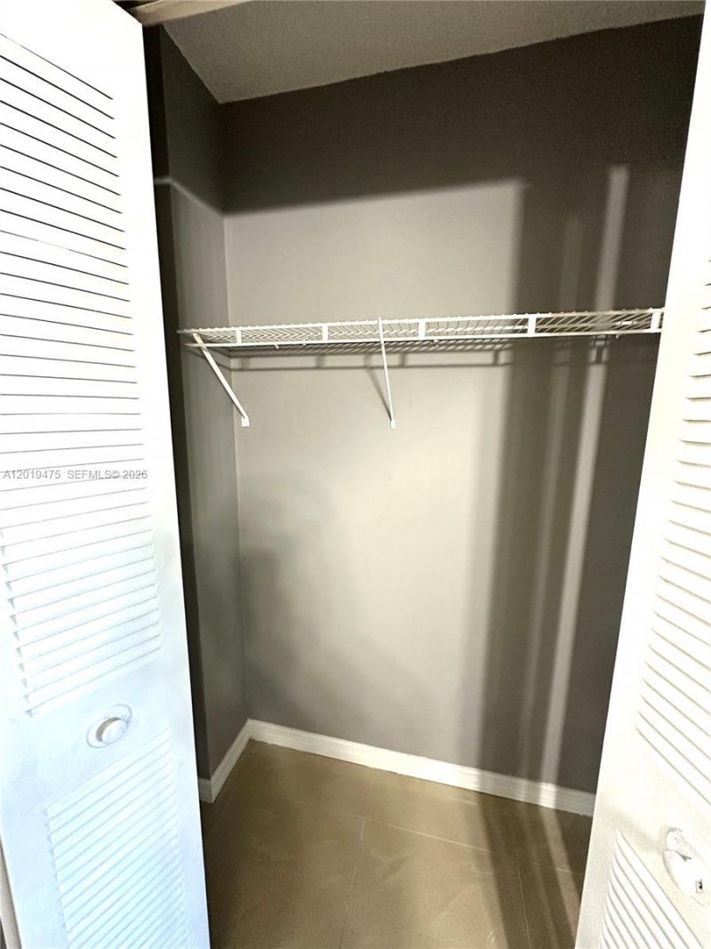 443 NE 195th St, Unit 345, Miami, FL 33179 Photo