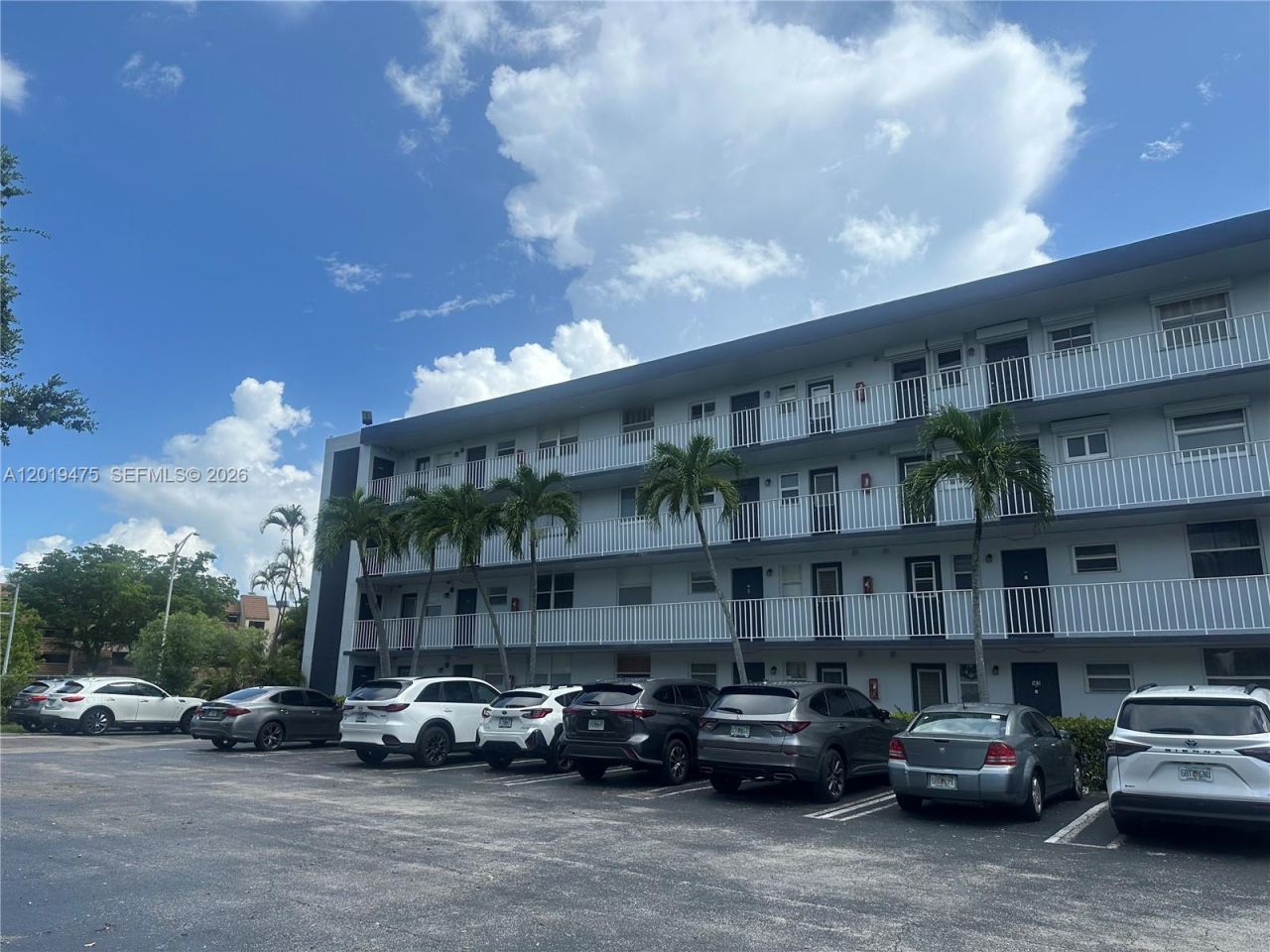 443 NE 195th St, Unit 345, Miami, FL 33179 Photo