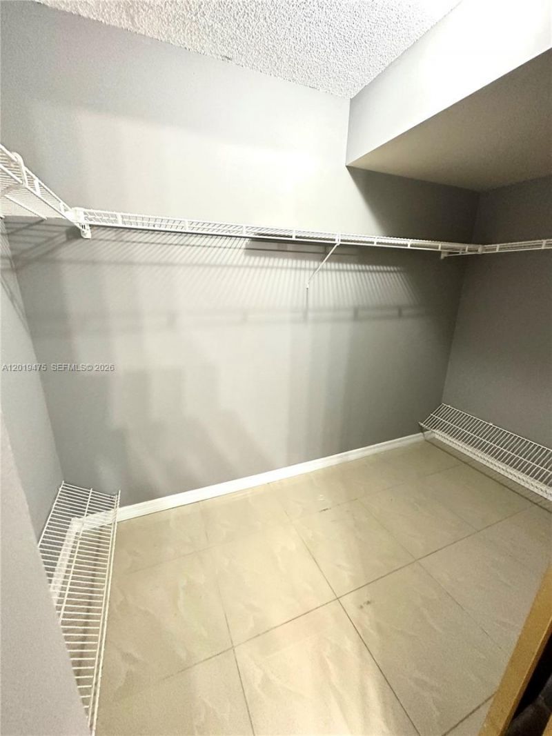 443 NE 195th St, Unit 345, Miami, FL 33179 Photo