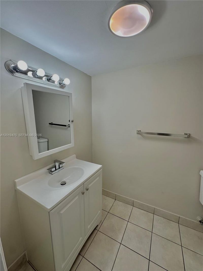 443 NE 195th St, Unit 345, Miami, FL 33179 Photo