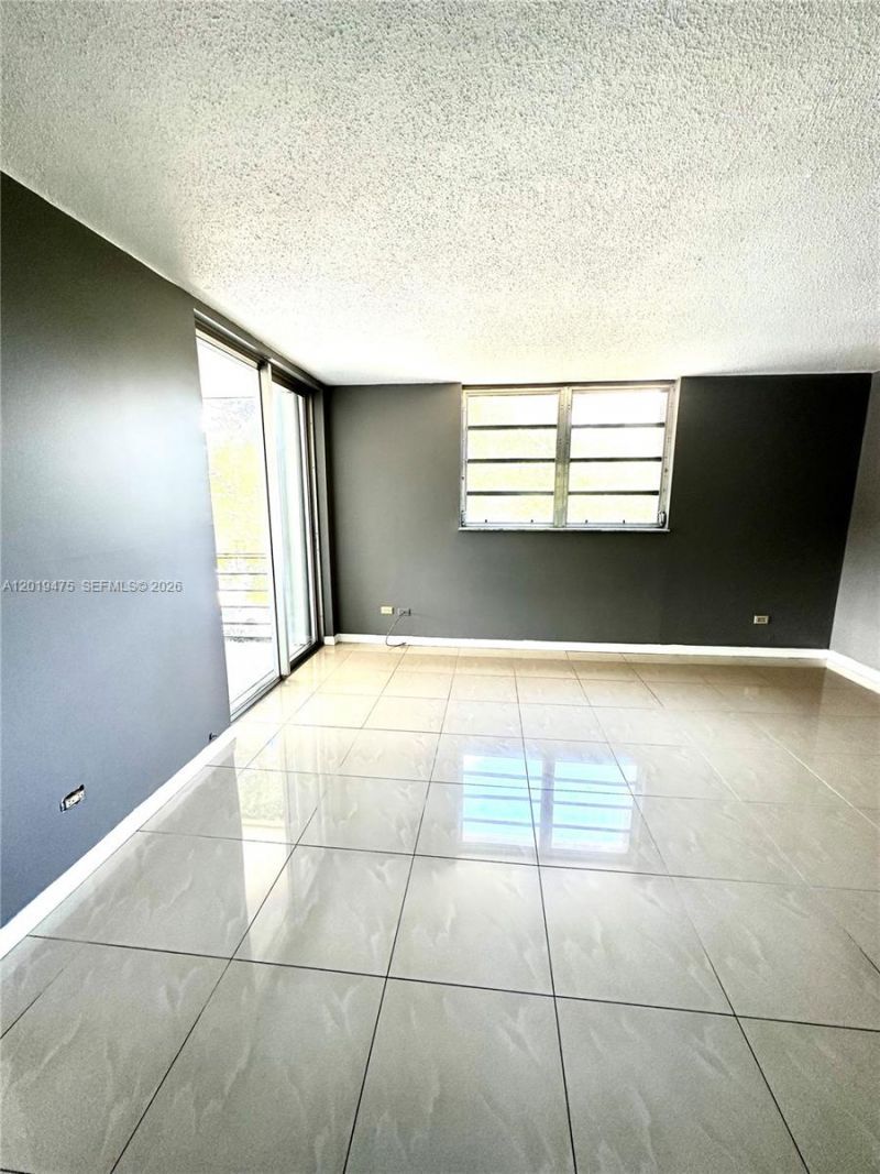 443 NE 195th St, Unit 345, Miami, FL 33179 Photo