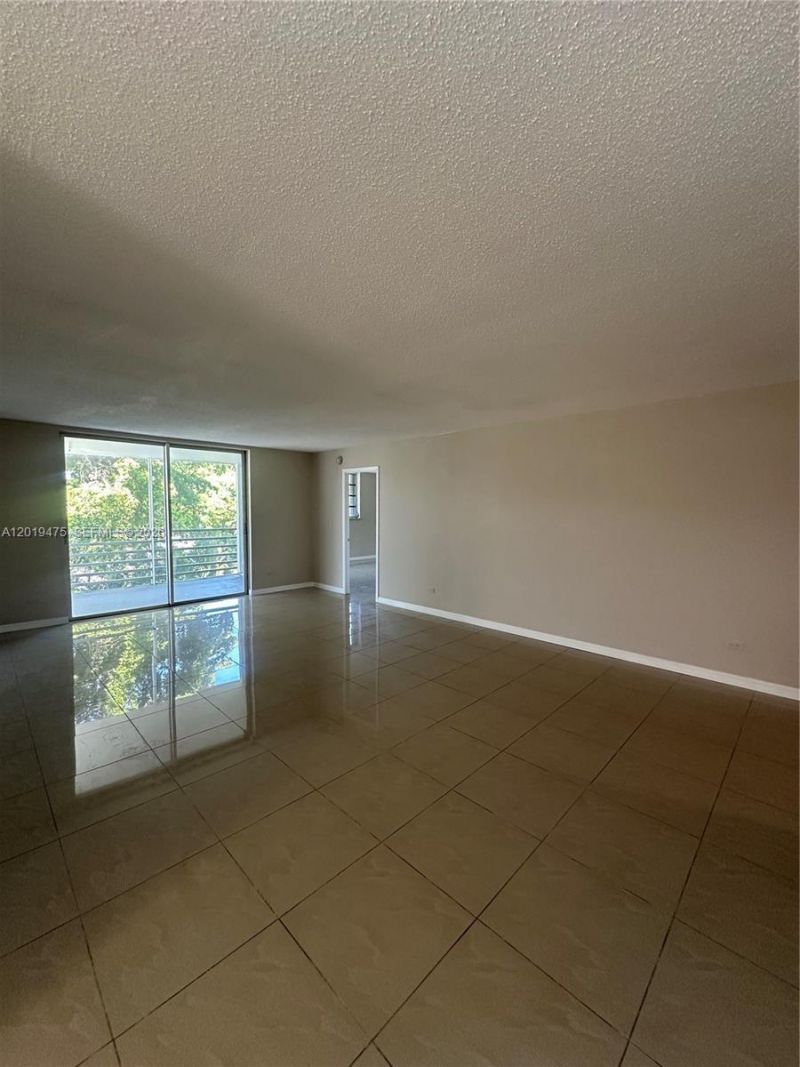 443 NE 195th St, Unit 345, Miami, FL 33179 Photo