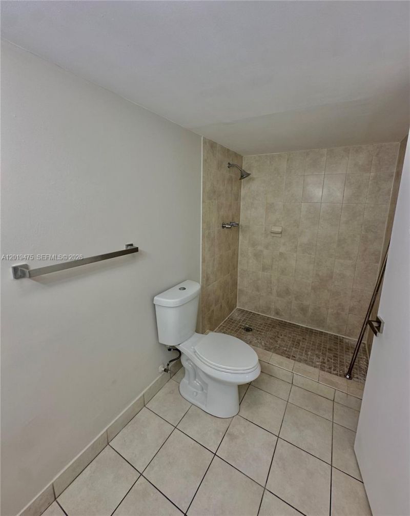 443 NE 195th St, Unit 345, Miami, FL 33179 Photo