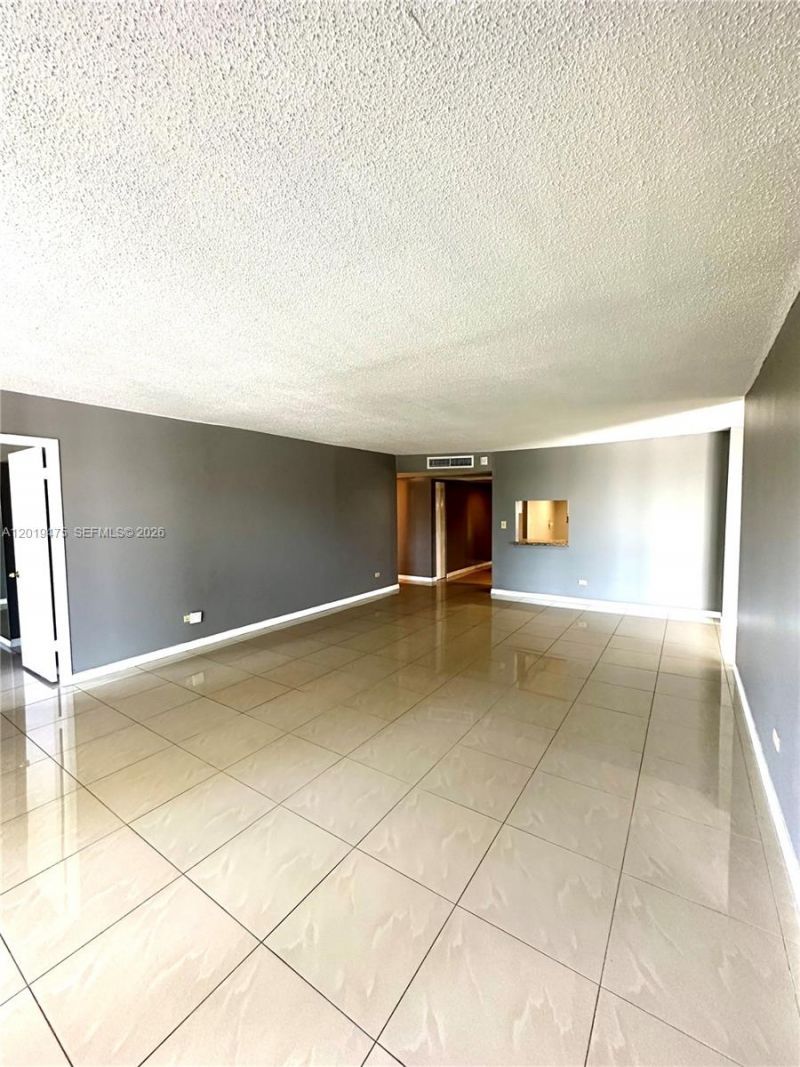 443 NE 195th St, Unit 345, Miami, FL 33179 Photo