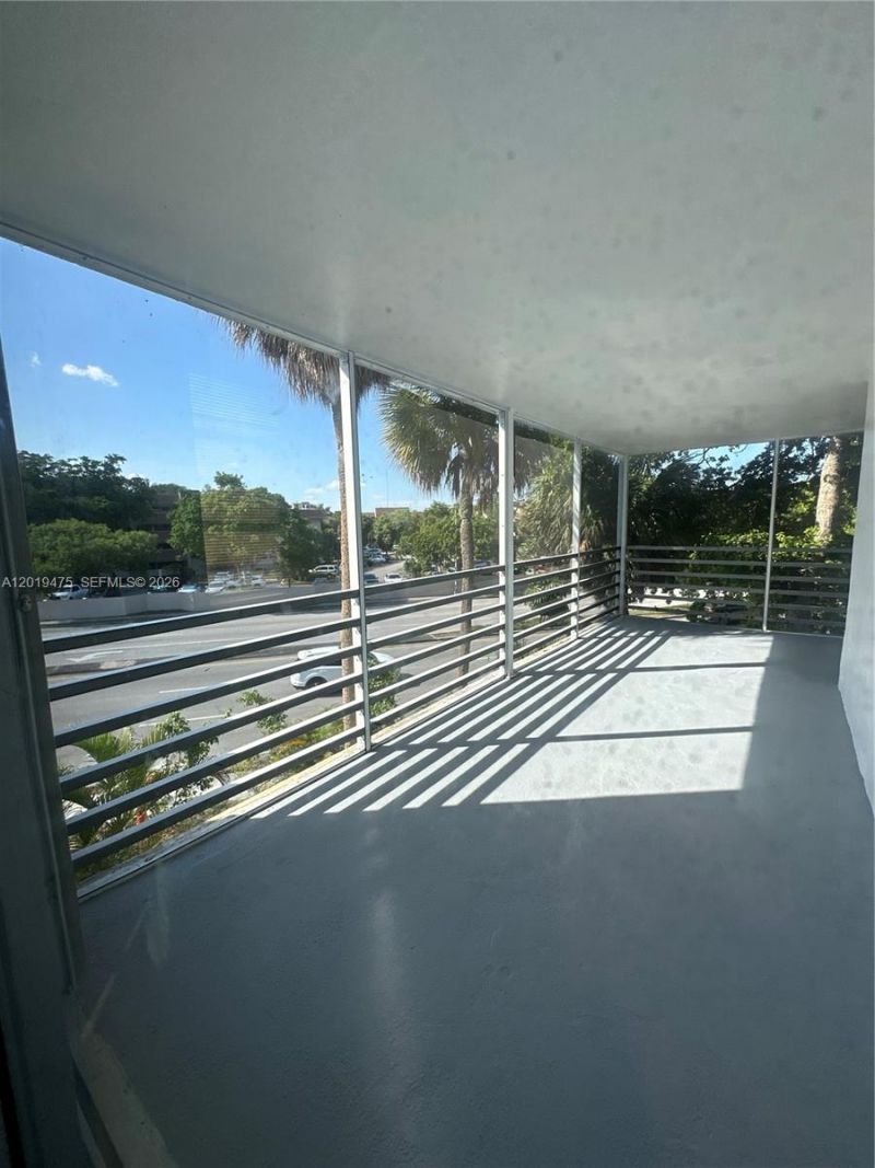 443 NE 195th St, Unit 345, Miami, FL 33179 Photo