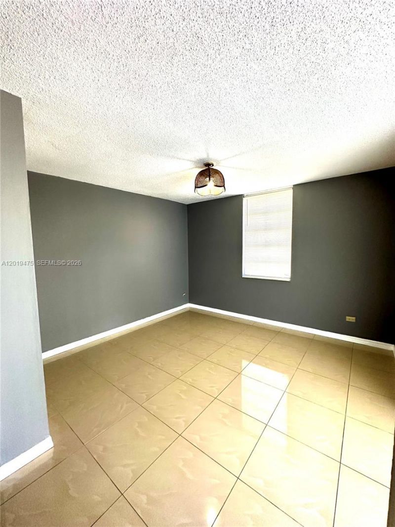443 NE 195th St, Unit 345, Miami, FL 33179 Photo