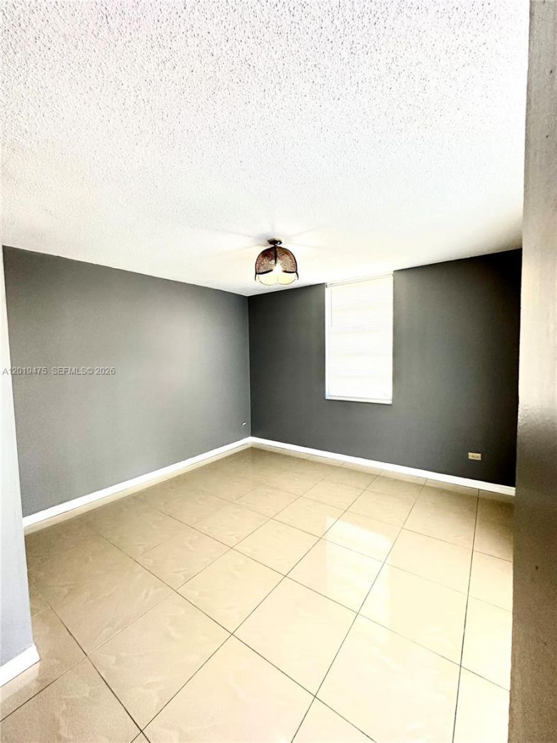 443 NE 195th St, Unit 345, Miami, FL 33179 Photo