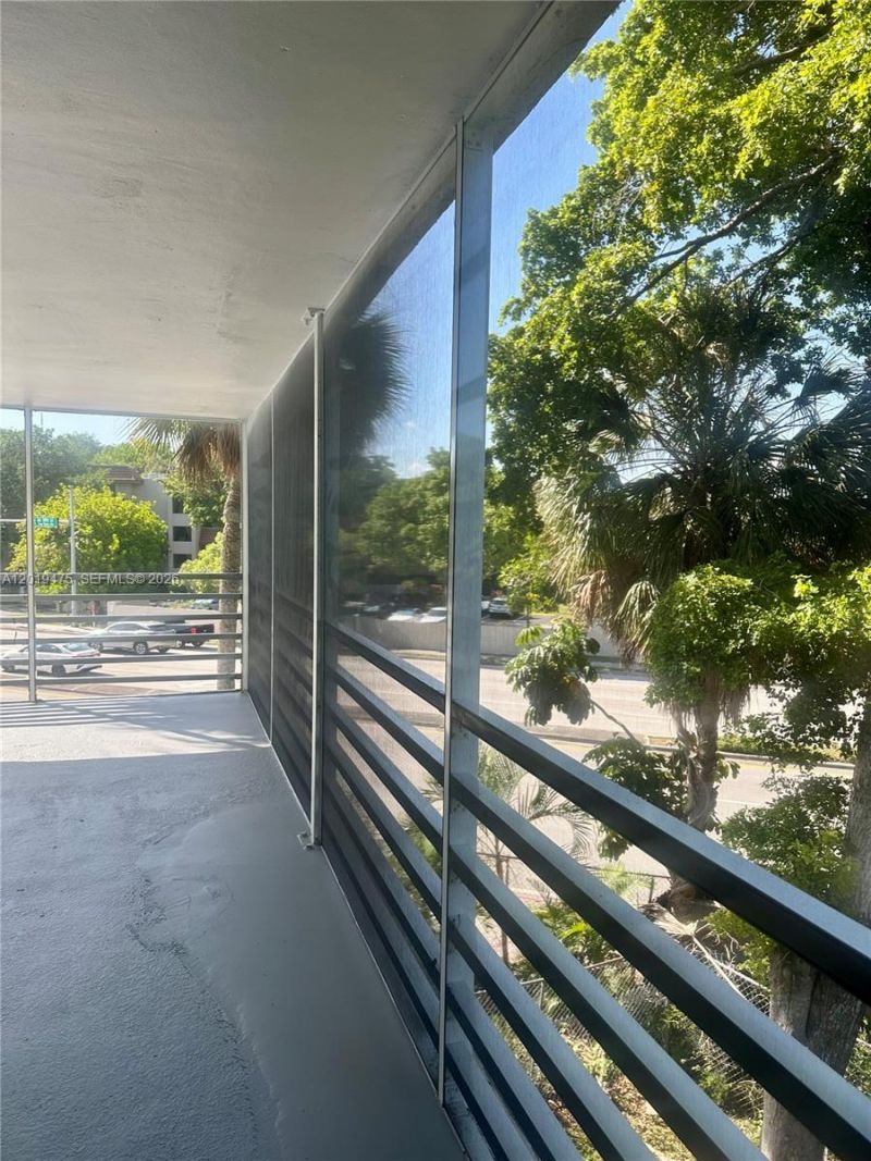 443 NE 195th St, Unit 345, Miami, FL 33179 Photo